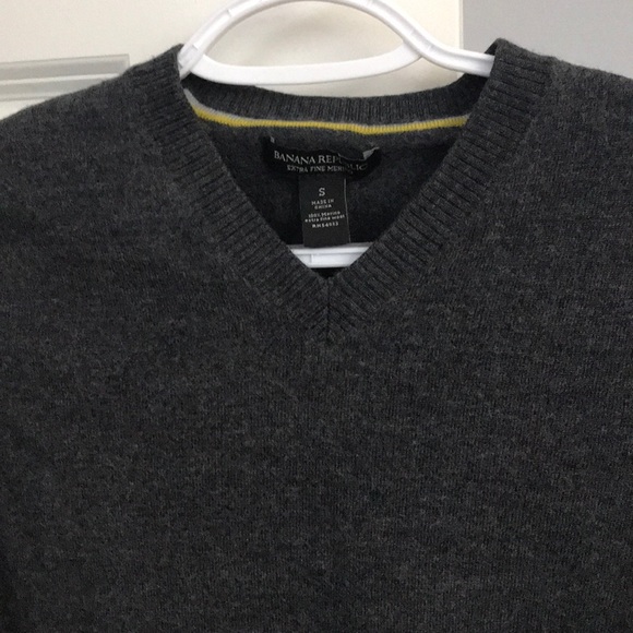 Banana Republic sweater - Picture 2 of 2